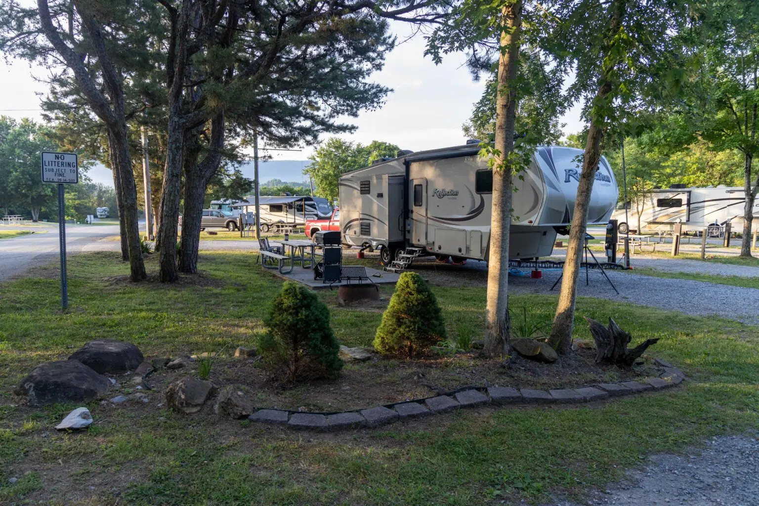 Ways to stay 5 Deluxe RV Site