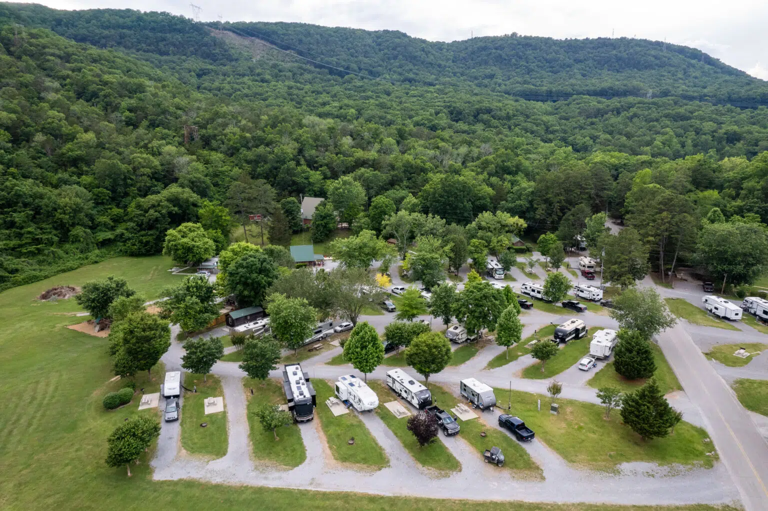 Ways to stay 7 Large Full Hook-Up RV Sites