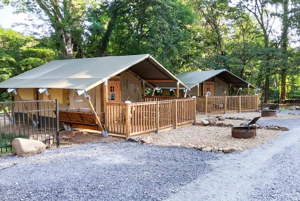 Ways to stay 17 Glamping Row Safari Tents